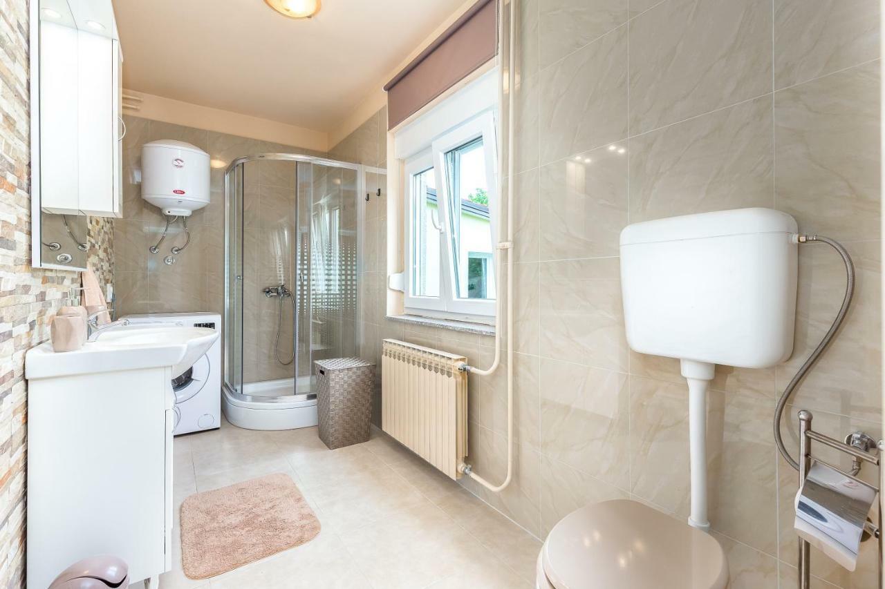 Apartman Lucia Rijeka Exteriör bild